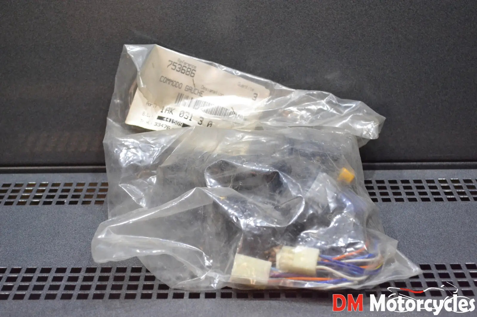 Peugeot genuine new elyseo 125 - 150 lh switch gear assy pn 753686