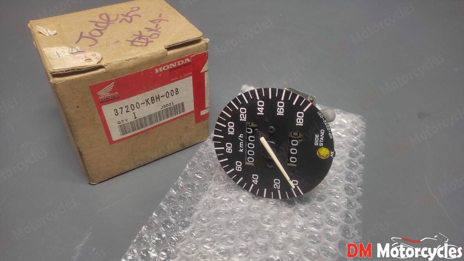 Honda genuine nos cb250 japanese speedometer gauge pn 37200-kbh-008