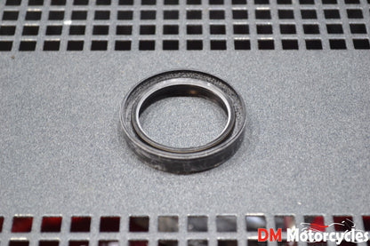 Yamaha genuine nos xt600 xt 600 84 - 92 fork oil seal pn 34l-23145-00