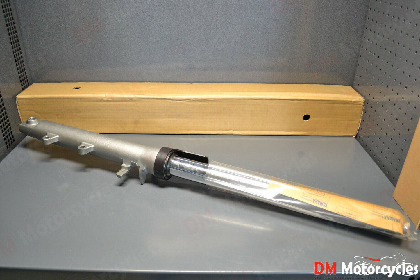 Yamaha genuine new TDM850 tdm 850 1996 front left fork assy pn 4tx-23102-00