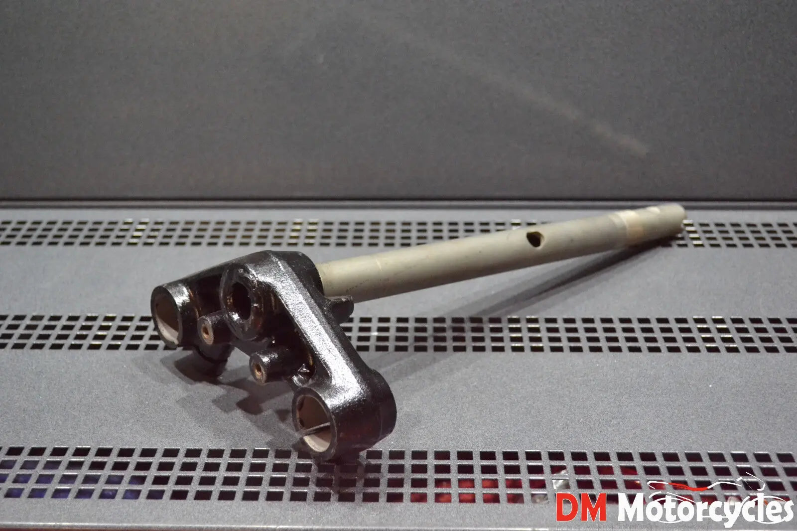 YAMAHA GENUINE NEW CR90 TARGET FORK UNDER BRACKET PN 3GF-F3340-00-33