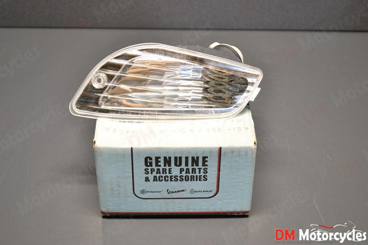 Piaggio genuine new vespa lx lxv s 50 - 150 front right turn signal pn 638650