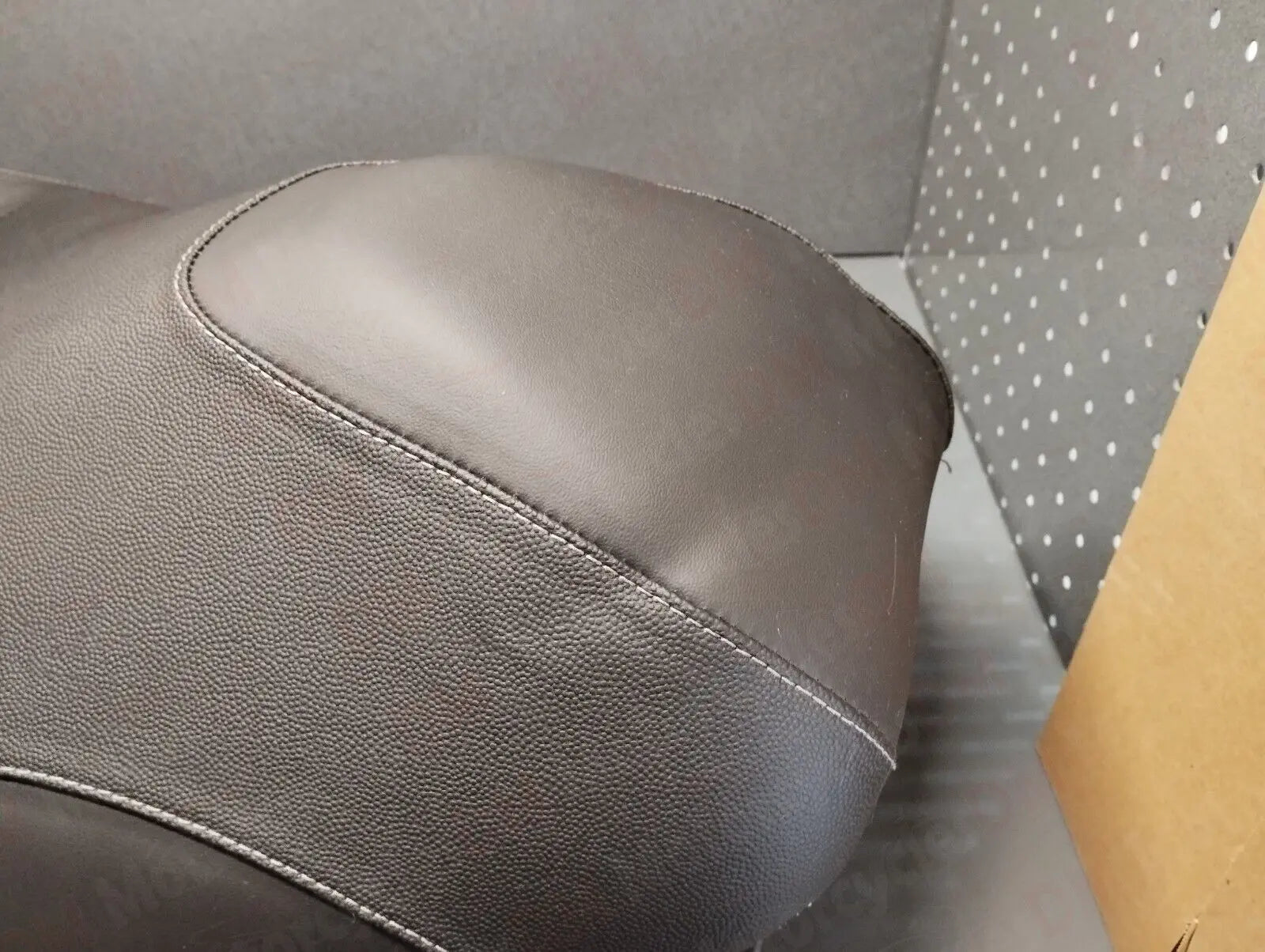 Piaggio genuine new MP3 125 - 500 2007 heated seat saddle pn 65417000ed