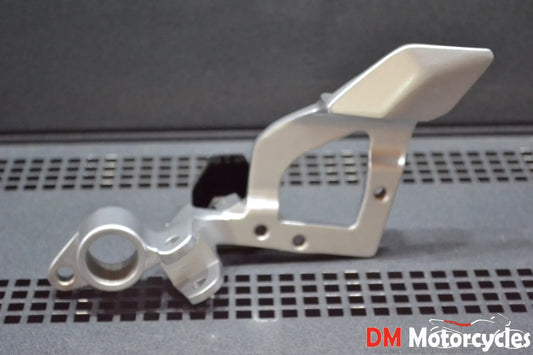 Yamaha genuine new fjr 1300 03 - 05 rearset bracket pn 5jw-27443-00