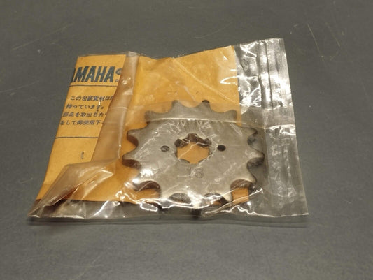 Yamaha Genuine nos lb yz ty 80 rx 50 rd 60 jt mx fs1 gt drive sprocket 93811-13020