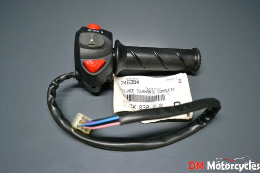Peugeot genuine new Elystar 125 150 rh switch gear throttle assy pn 746394