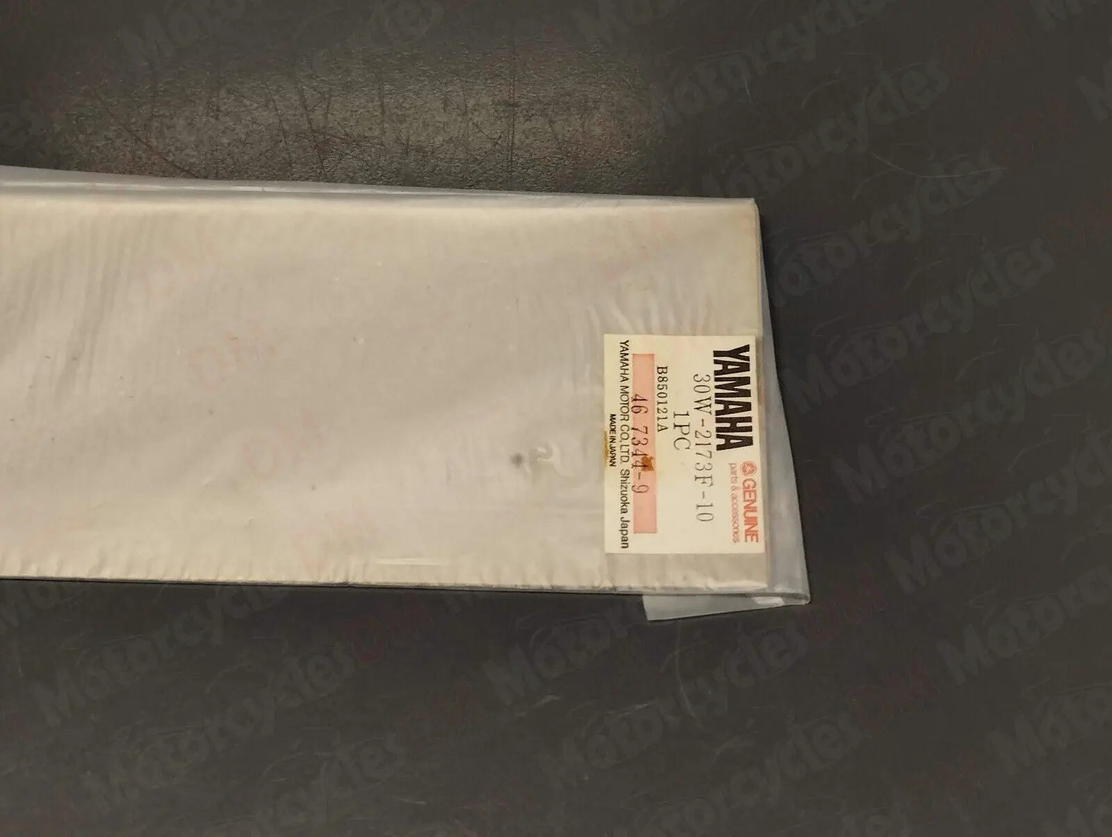 Yamaha genuine nos punctured rd 125 graphic 2 sticker decal pn 30w-2173f-10