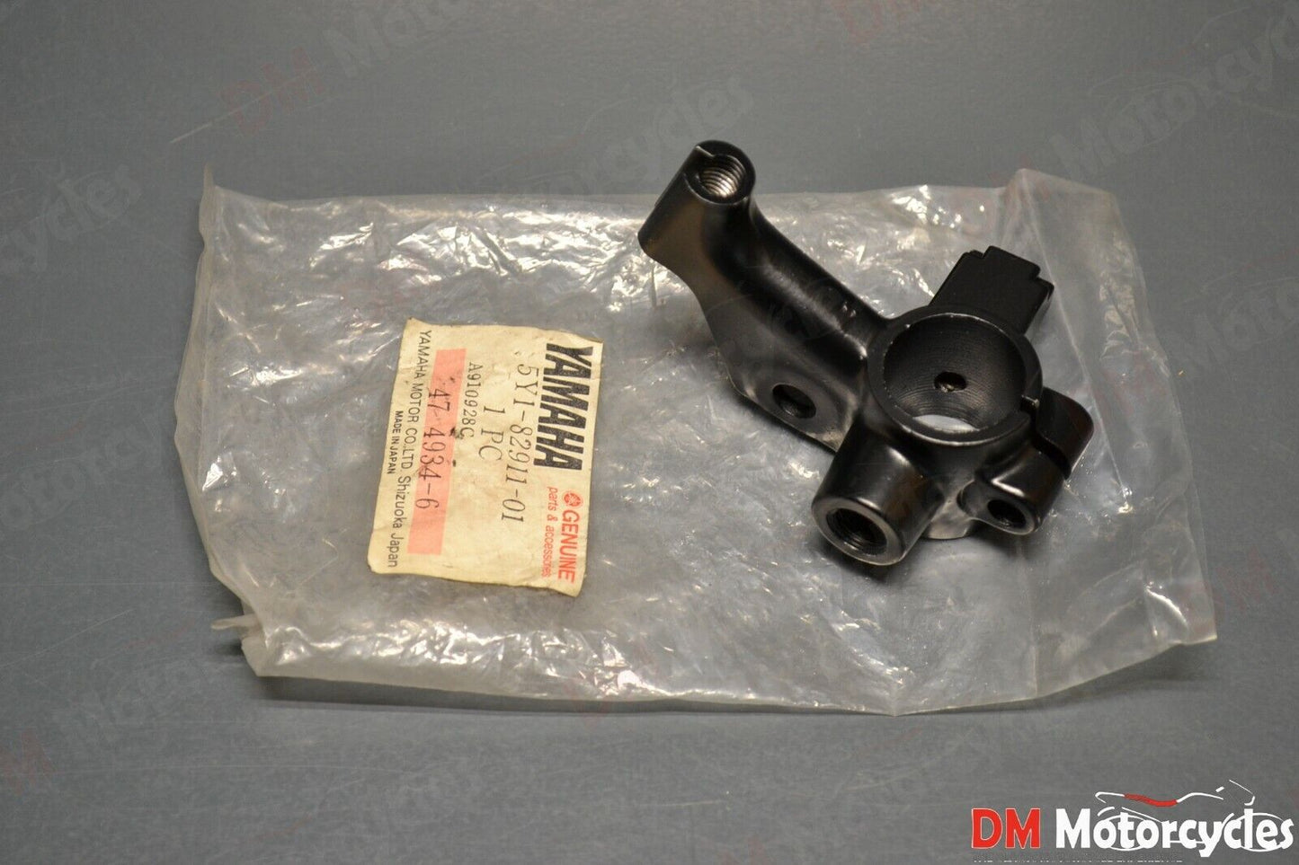 Yamaha genuine nos xt 550 xt 600 82 - 88 clutch lever holder pn 5y1-82911-01