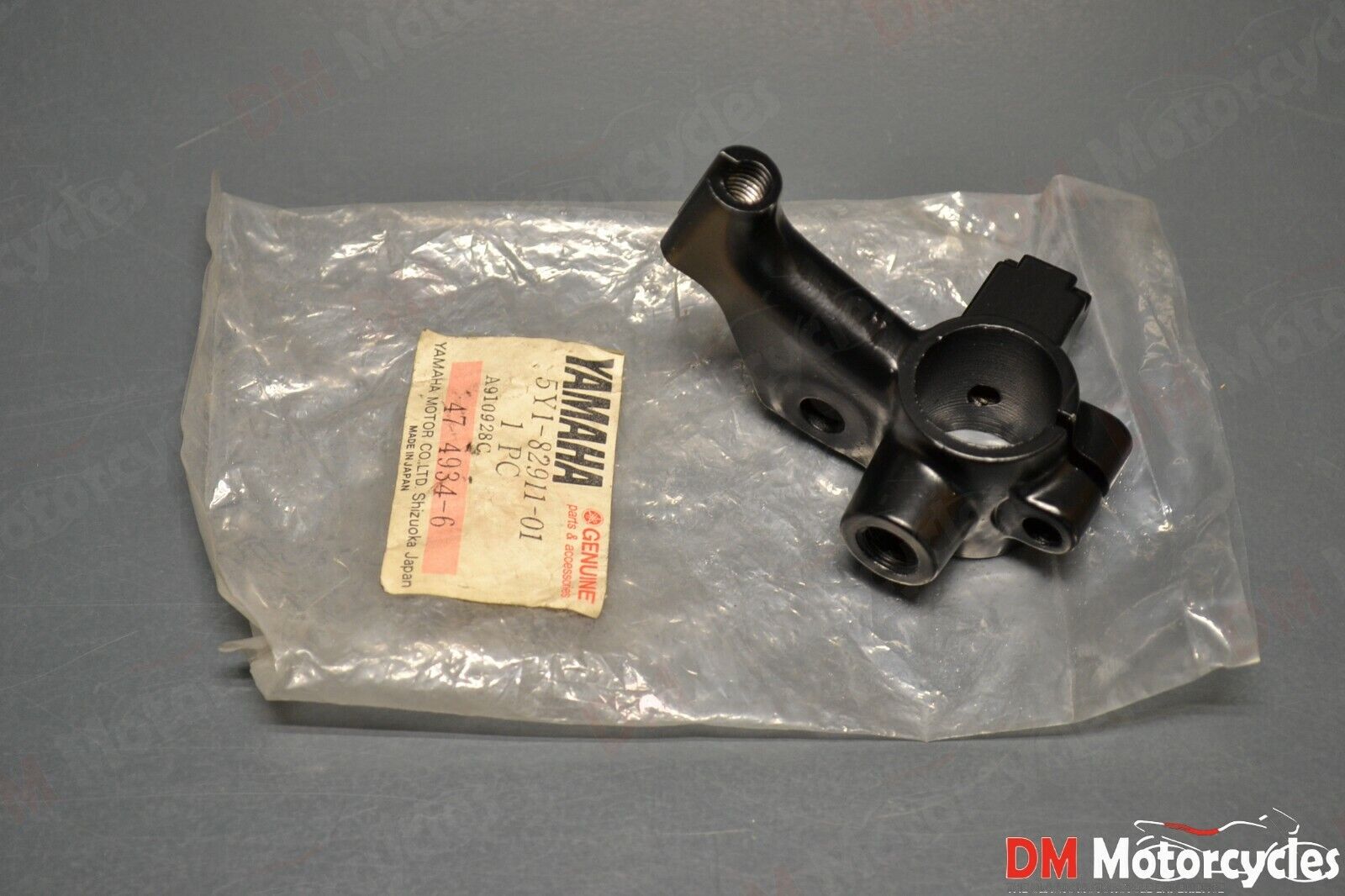 Yamaha genuine nos xt 550 xt 600 82 - 88 clutch lever holder pn 5y1-82911-01