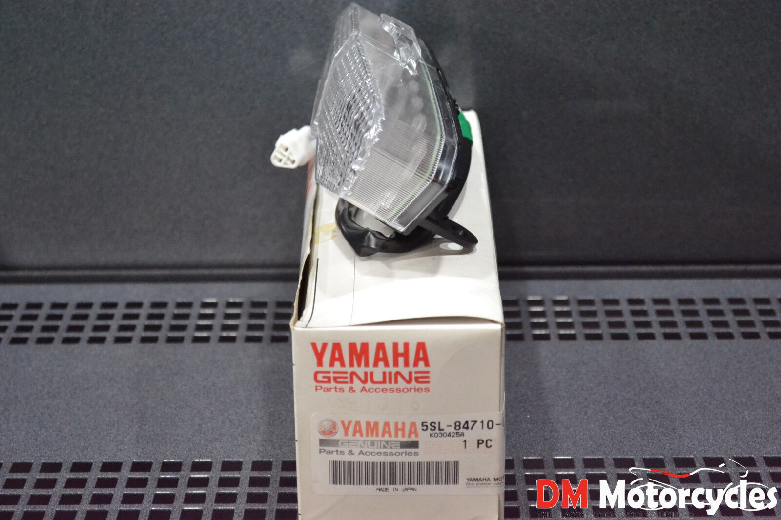 YAMAHA GENUINE NEW YZF R6 2003 - 2009 TAIL BRAKE LIGHT UNIT ASSY PN 5SL-84710-00