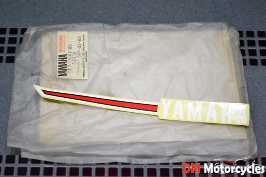 Yamaha genuine nos v80 v 80 mate rh side decal pn 2y3-24161-00