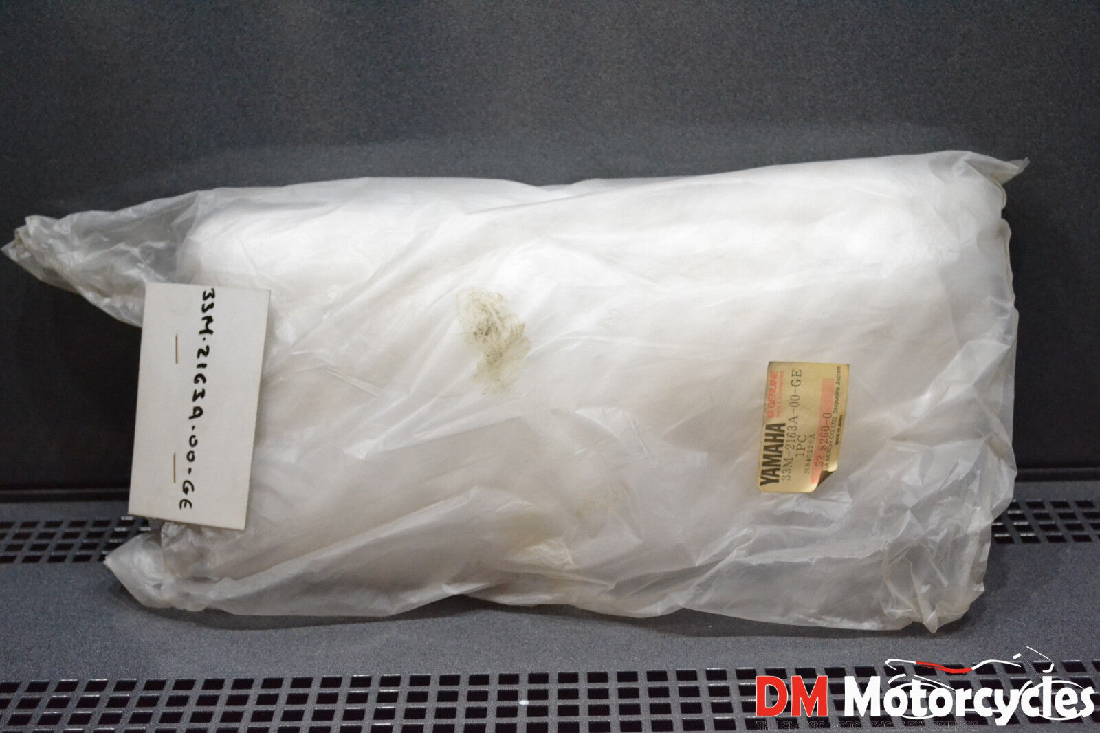 Yamaha genuine nos fj600 fj 600 85 rear side cover 2 pn 33m-2163a-00-ge