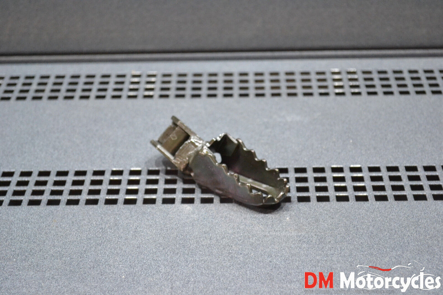 Yamaha genuine rt100 rt 100 1998 footrest pn 3r1-27411-00-90