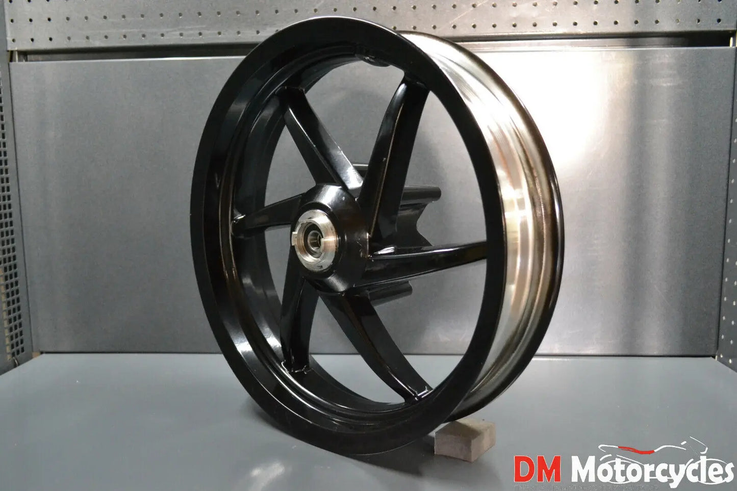 Piaggio genuine new gilera runner 50 125 200 vxr sp front wheel pn 56388r000g