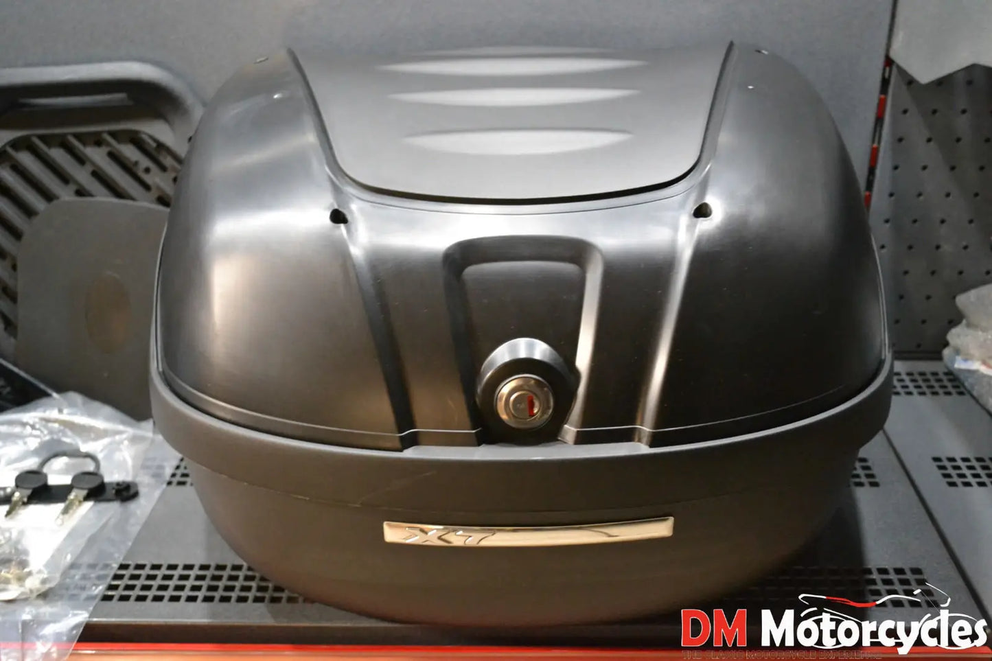 Piaggio genuine new x7 44 litre top case box kit pn 656254