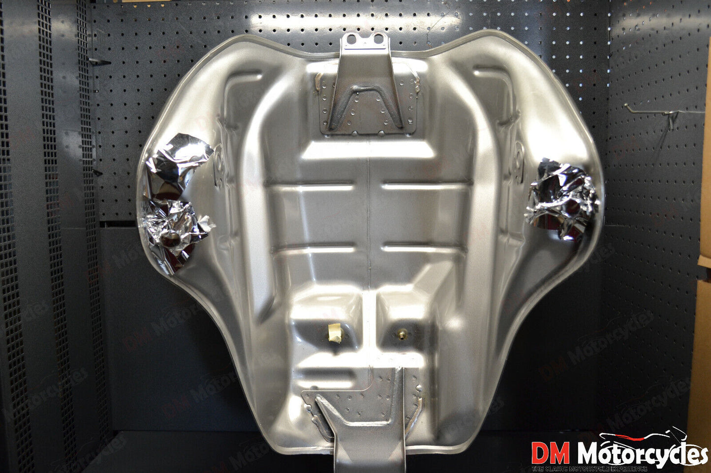 Honda genuine new Varadero XL1000 2011 fuel petrol tank pn 17520-mbt-s60za