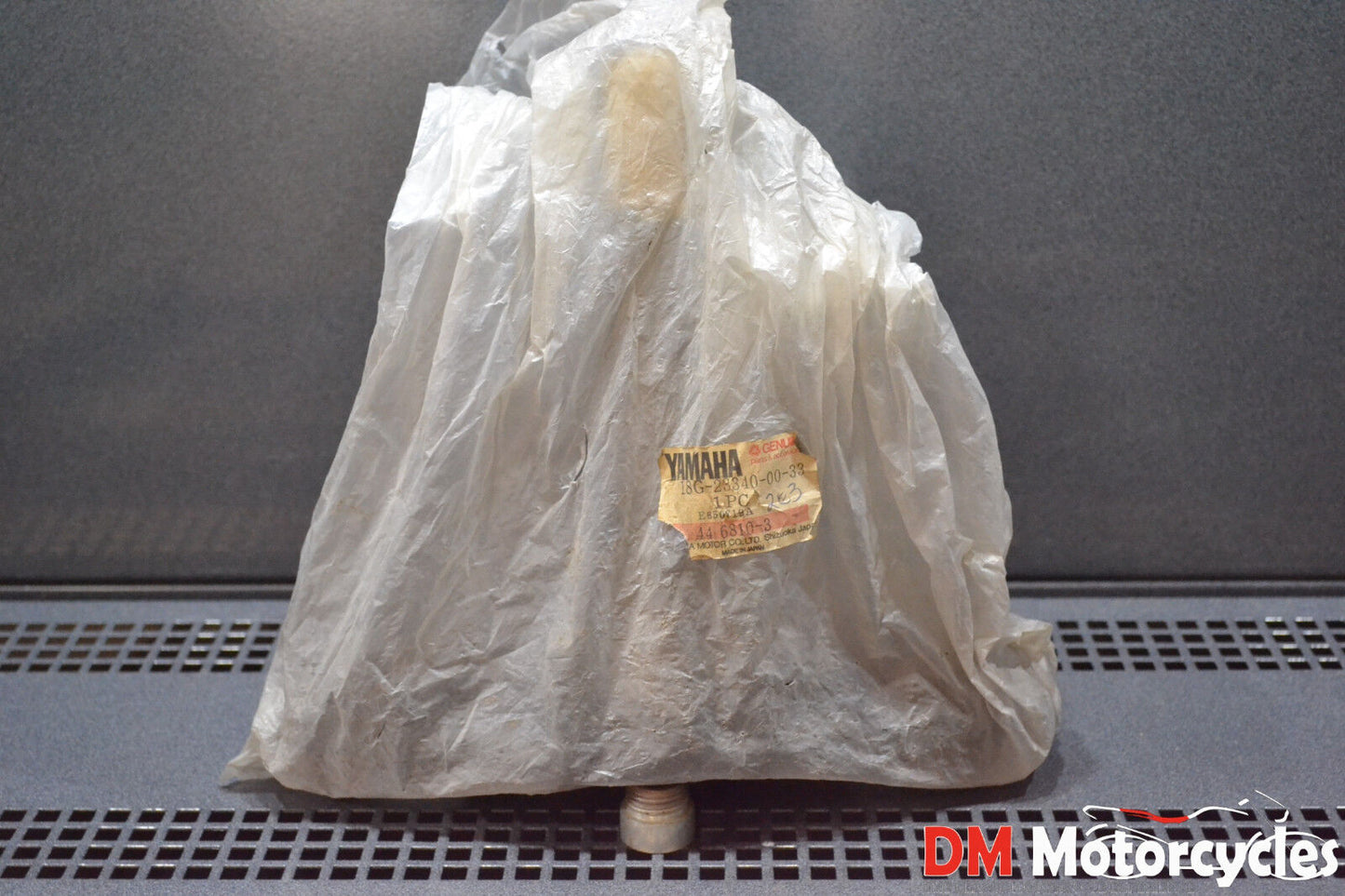 Yamaha genuine nos dt 125 dt 175 under bracket pn 18g-23340-00-33