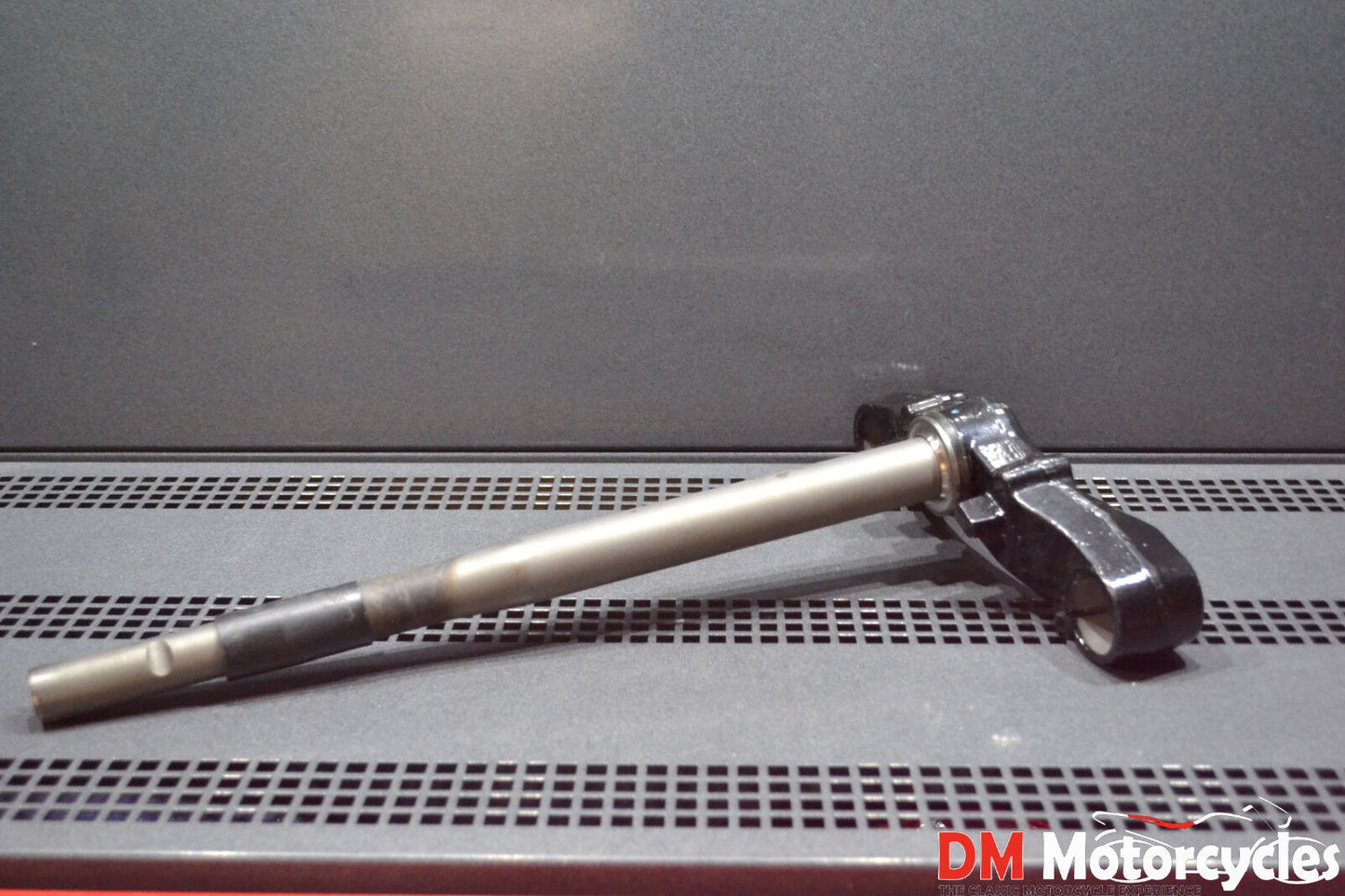 YAMAHA GENUINE NEW XC125 CYGNUS FORK UNDER BRACKET PN 4P9-F3340-00