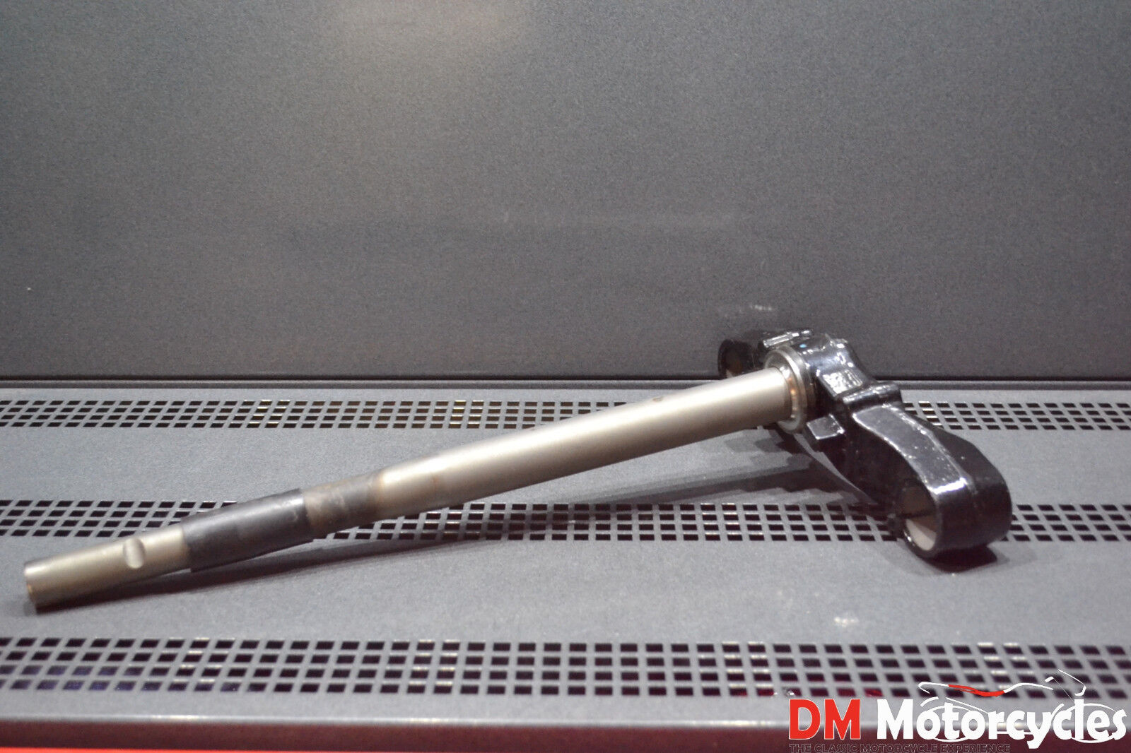YAMAHA GENUINE NEW XC125 CYGNUS FORK UNDER BRACKET PN 4P9-F3340-00