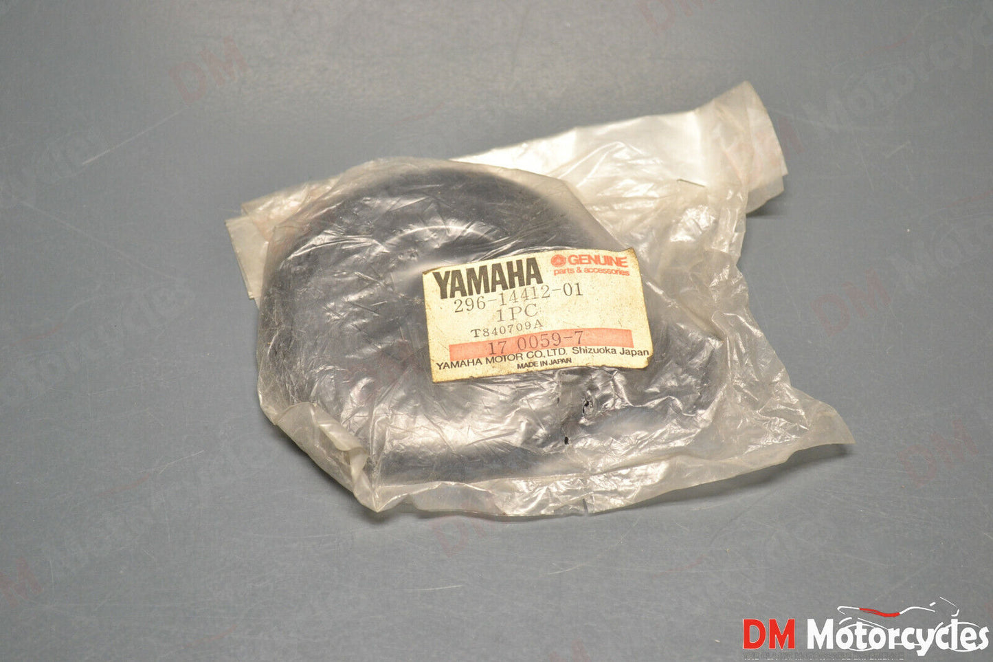 Yamaha genuine nos u7e v75 airbox cover lid cap pn 296-14412-01