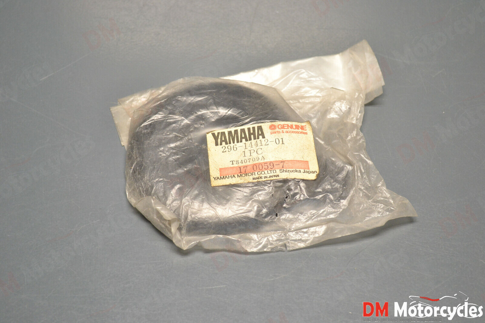 Yamaha genuine nos u7e v75 airbox cover lid cap pn 296-14412-01