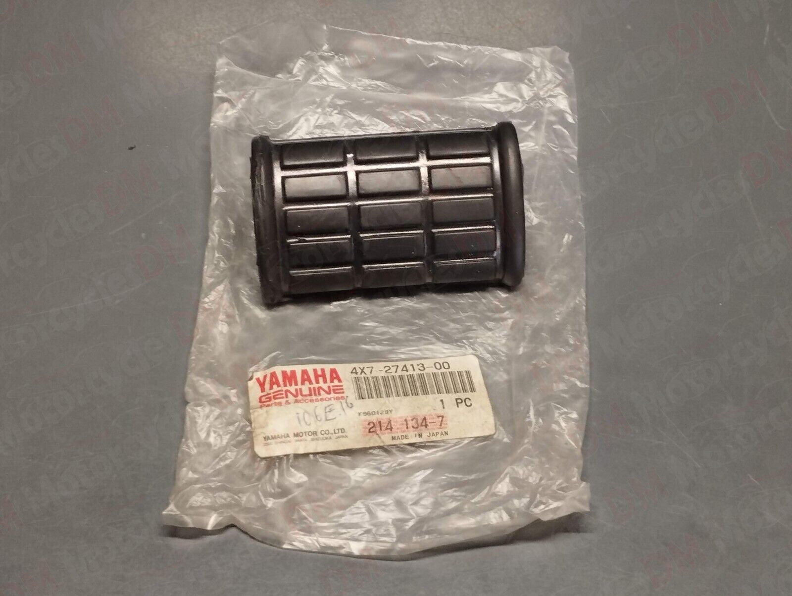 Yamaha genuine new Xj1100 virago xv250 500 535 footrest rubber pn 4X7-27413-00