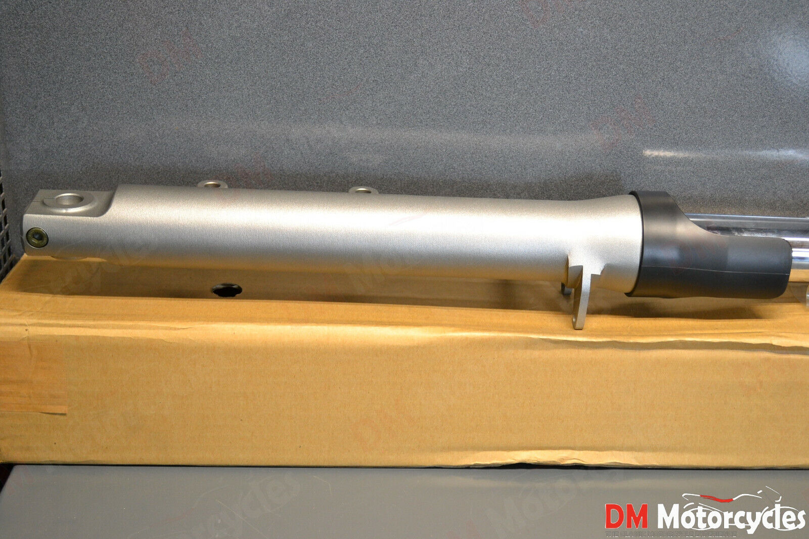Yamaha genuine new TDM850 tdm 850 1998-2001 front right fork assy pn 4tx-23103-01