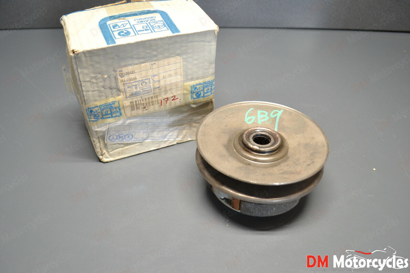 Piaggio genuine new Vespa et2 nrg zip pulley clutch pn cm100401