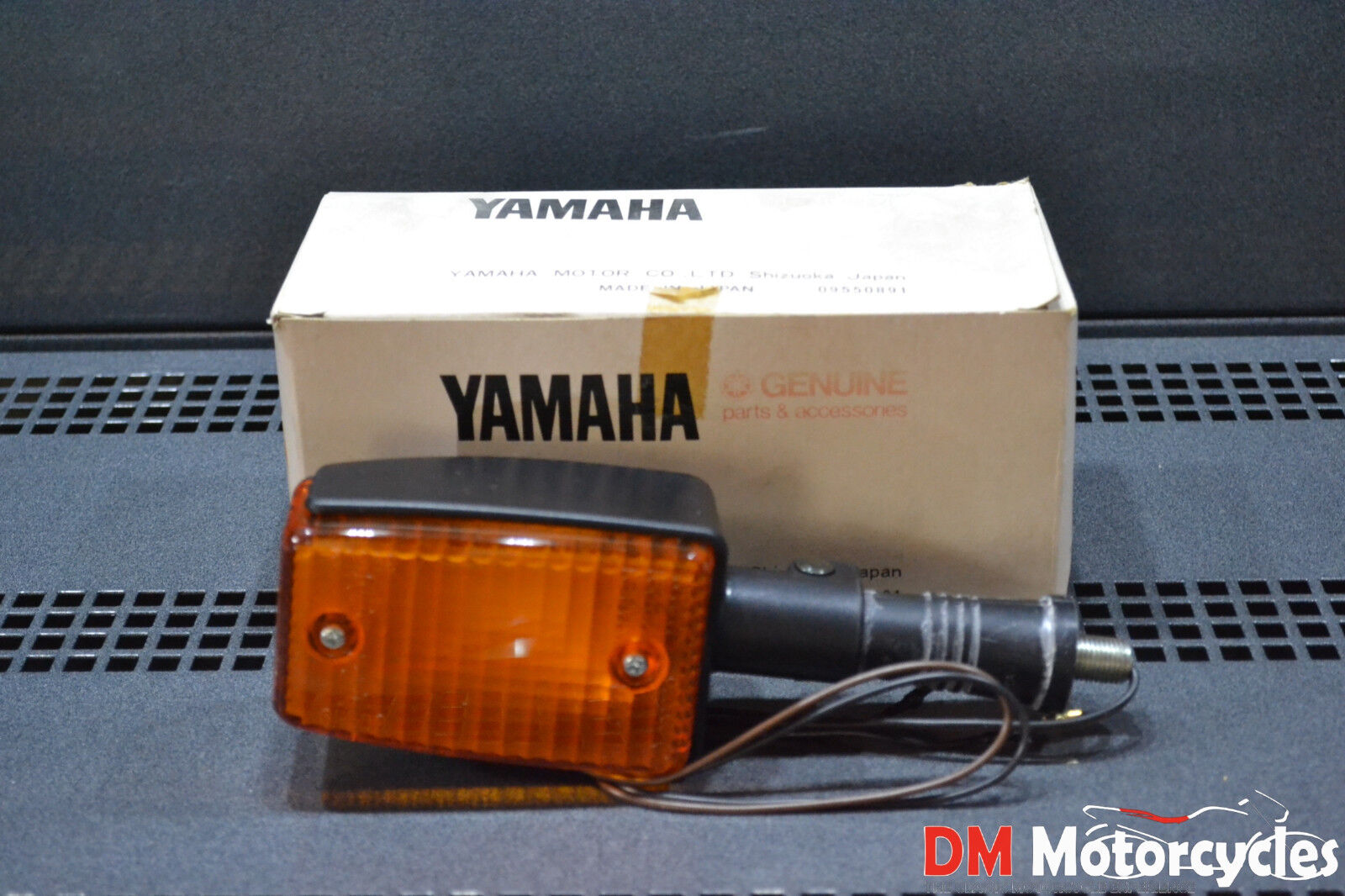 Yamaha genuine nos xj fj xz rear turn signal indicator assy 1 pn 11u-83330-10