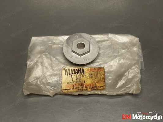 Yamaha genuine nos rd350 ypvs rd 350 rear shock pulley pn 29l-22267-00