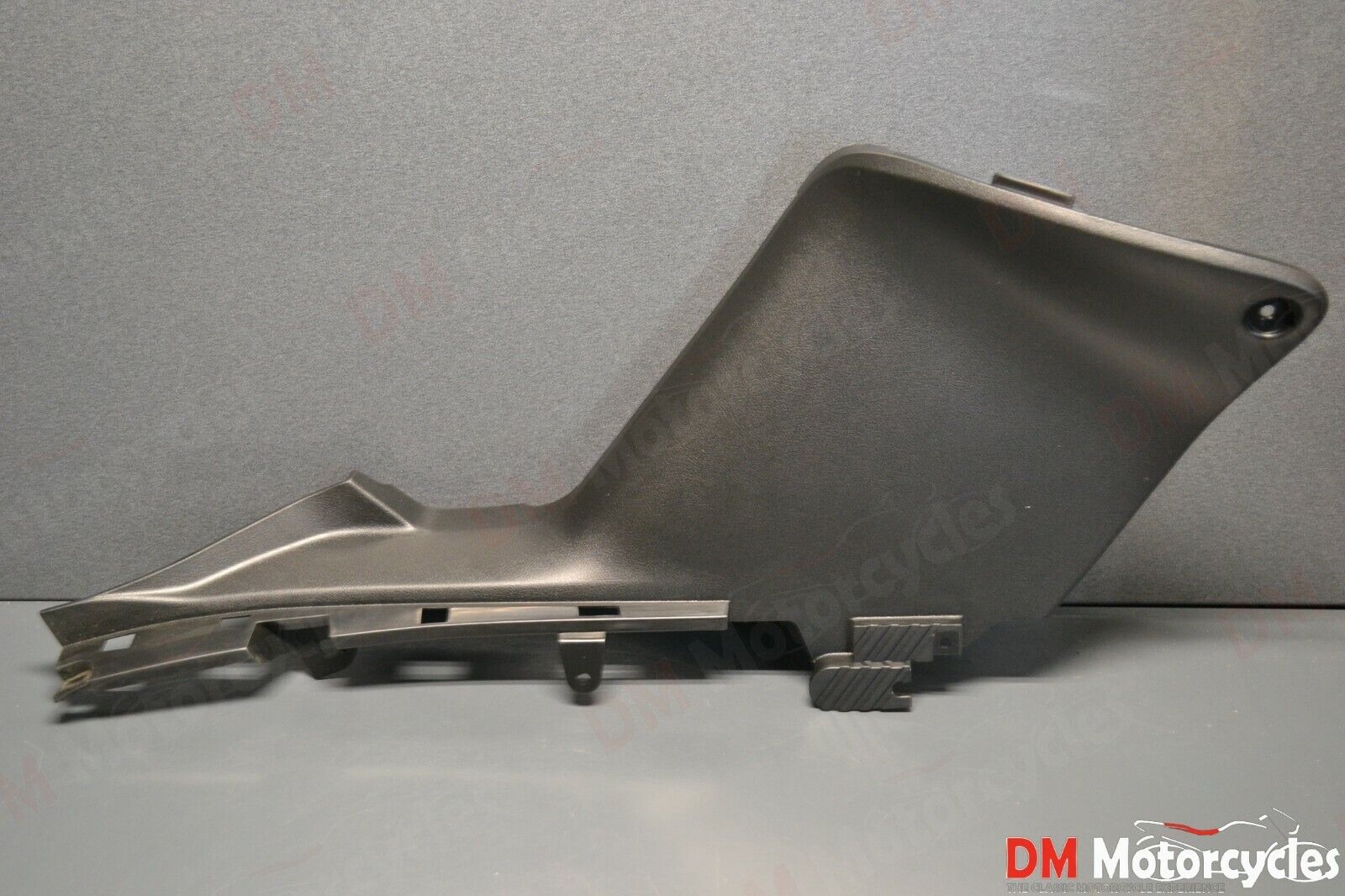 Yamaha genuine new t-max 500 xp 500 01 - 07 right center panel pn 5gj-28229-00