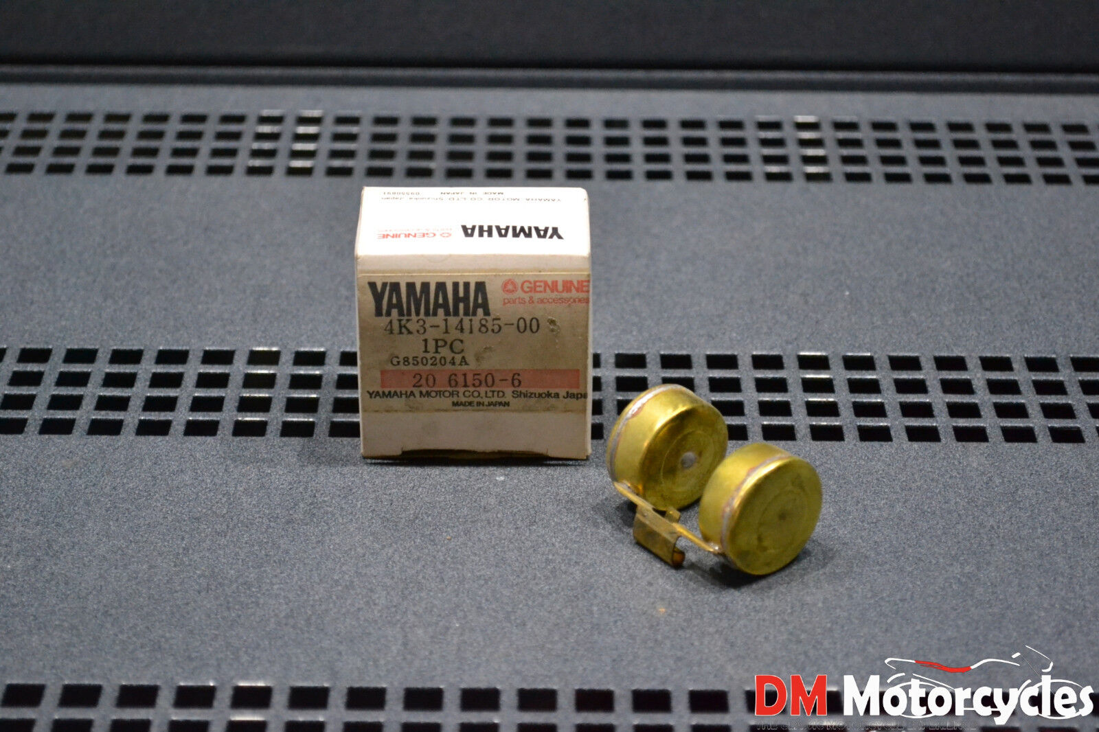Yamaha genuine nos carburetor float pn 4k3-14185-00