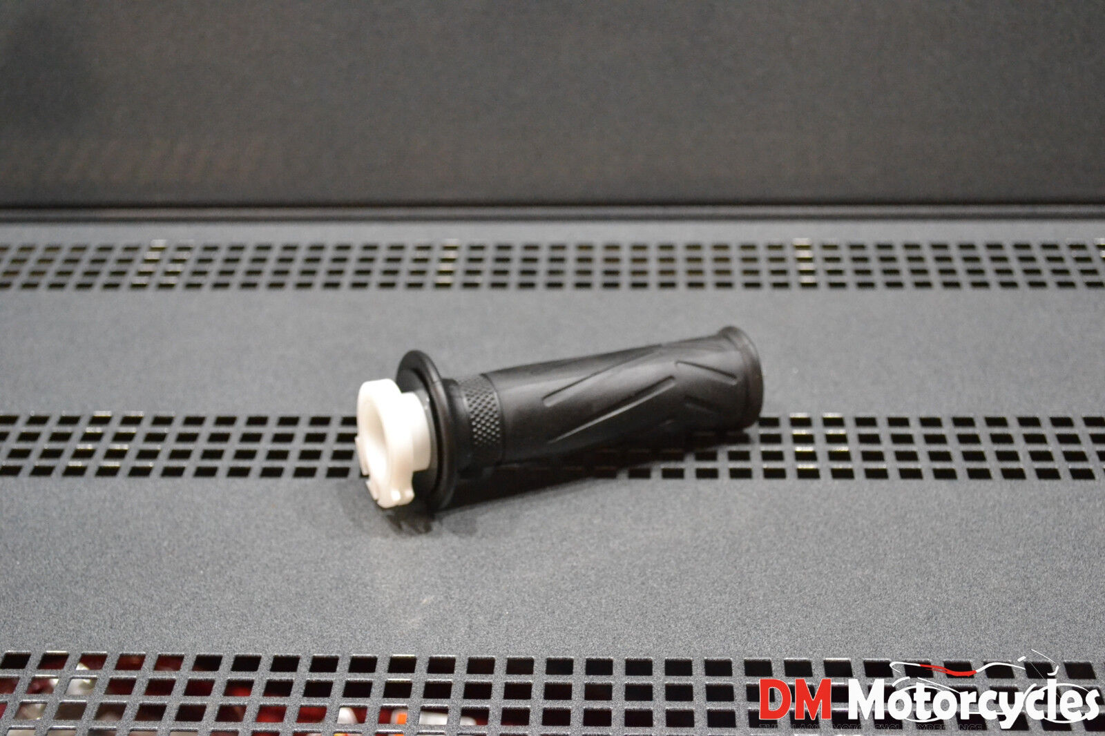 Yamaha genuine new xp500 tmax 500 2001 - 2006 throttle grip pn 5gj-26240-00