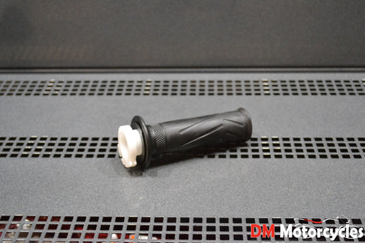 Yamaha genuine new xp500 tmax 500 2001 - 2006 throttle grip pn 5gj-26240-00
