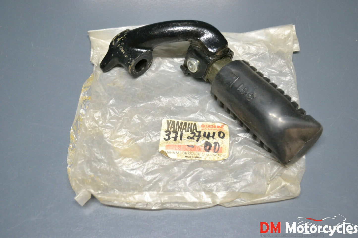 Yamaha genuine nos tx500 xs500 left rider foot peg step pn 371-27410-00