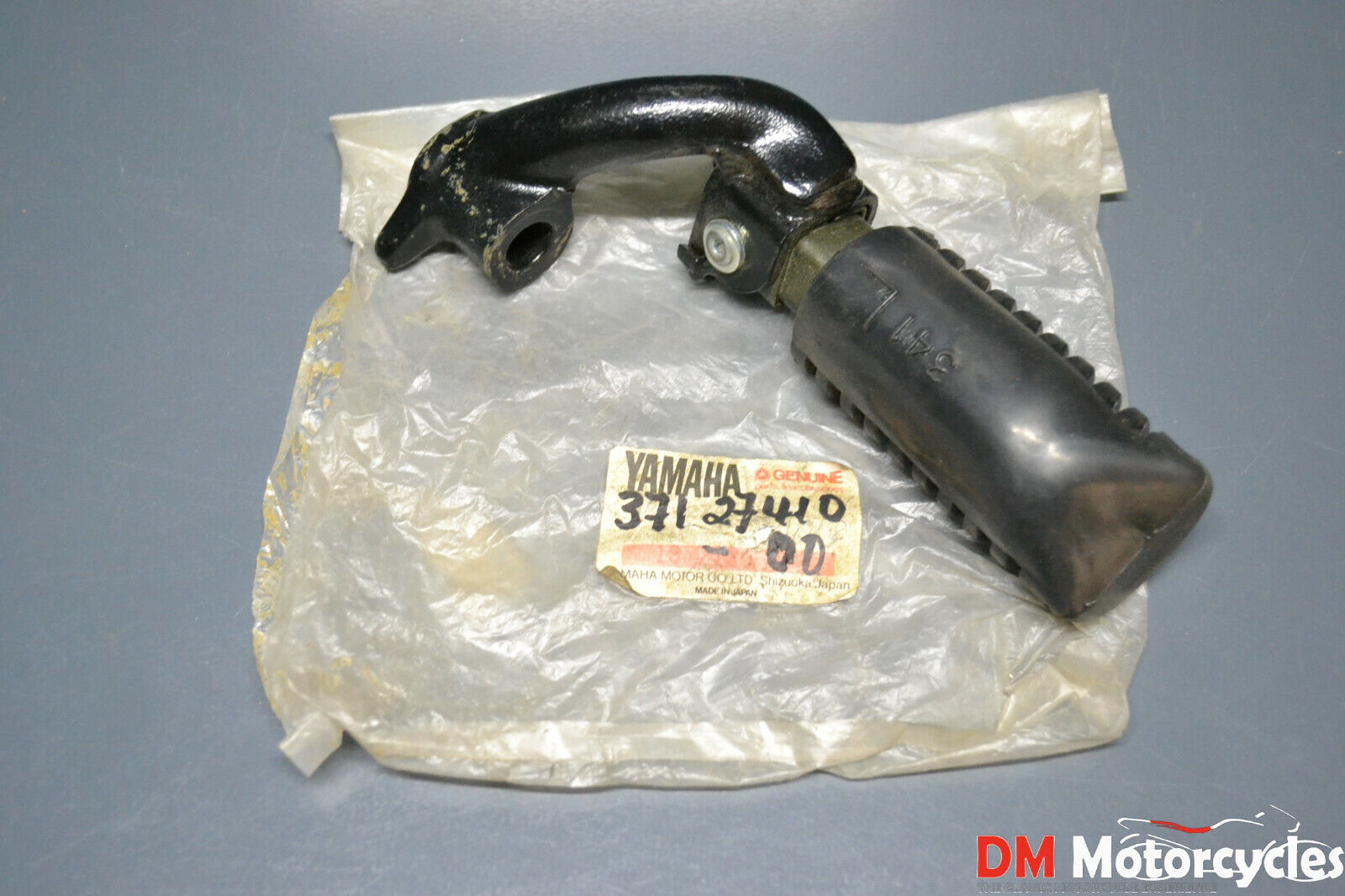 Yamaha genuine nos tx500 xs500 left rider foot peg step pn 371-27410-00