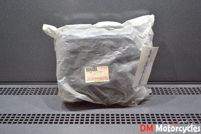 Yamaha genuine nos xj600 f 84 - 91 3km battery box pn 33m-21170-00