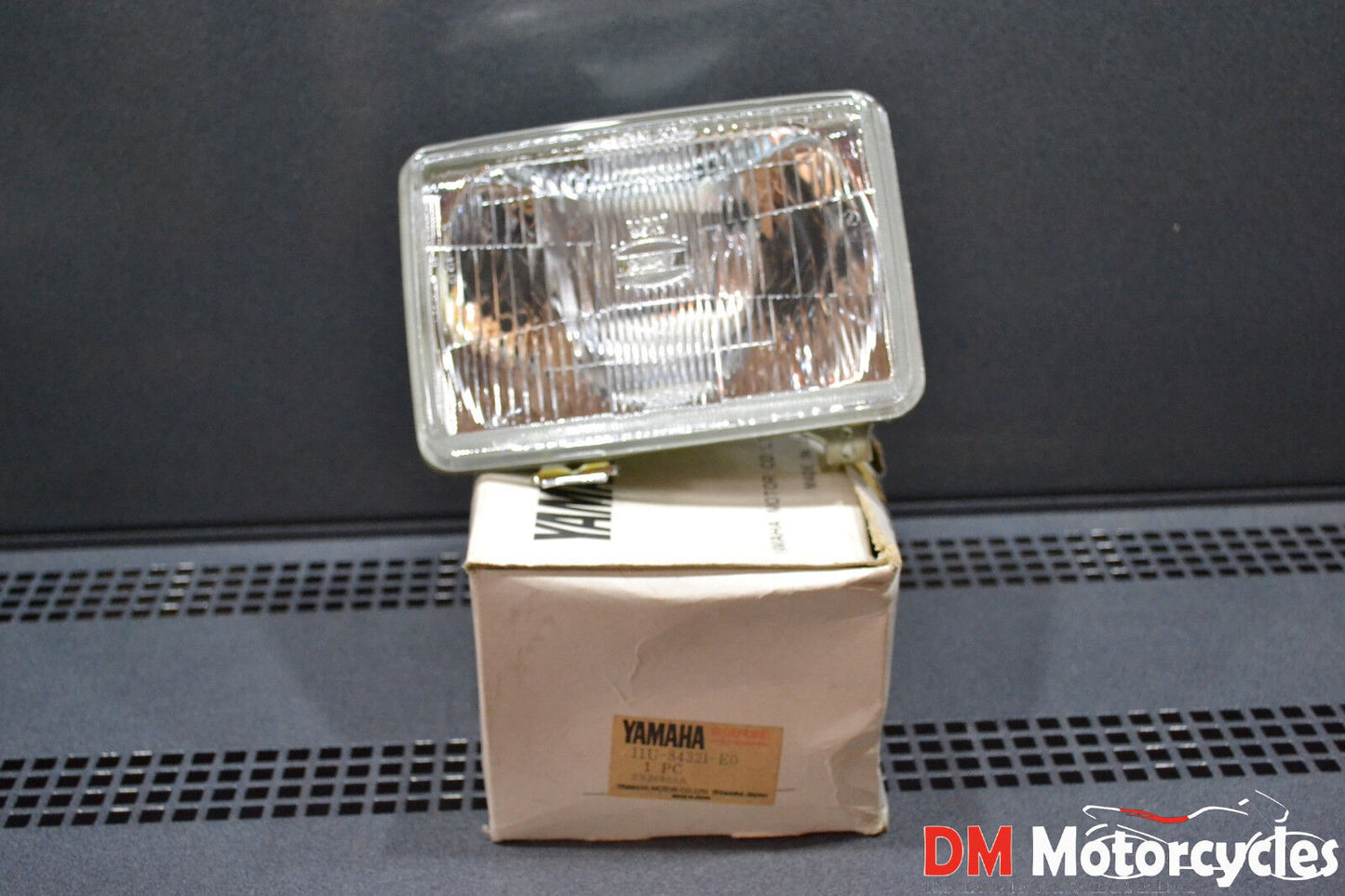 Yamaha genuine nos xs400 xs 400 1986 headlight assy pn 11u-84321-e0