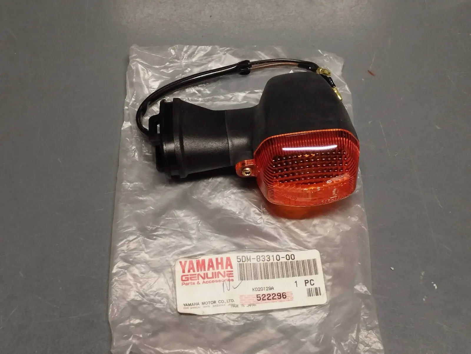Yamaha genuine new fjr 1300 fzs 1000 600 left front turn signal pn 5dm-83310-00