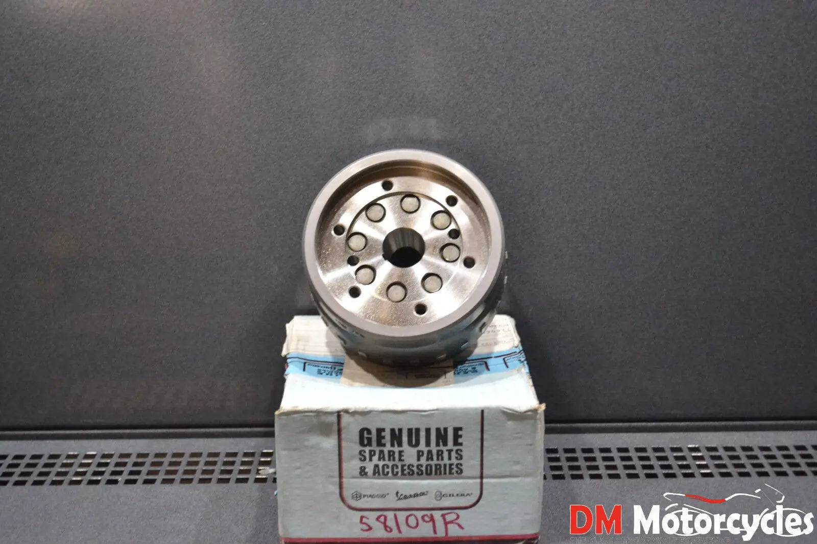 Piaggio genuine new Aprilia and piaggio 500 engines flywheel pn 58109r