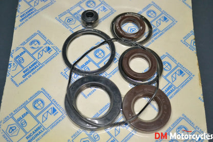 Piaggio genuine new vespa et2 lx lxv typhoon zip 50 2t oil gasket kit pn 498337