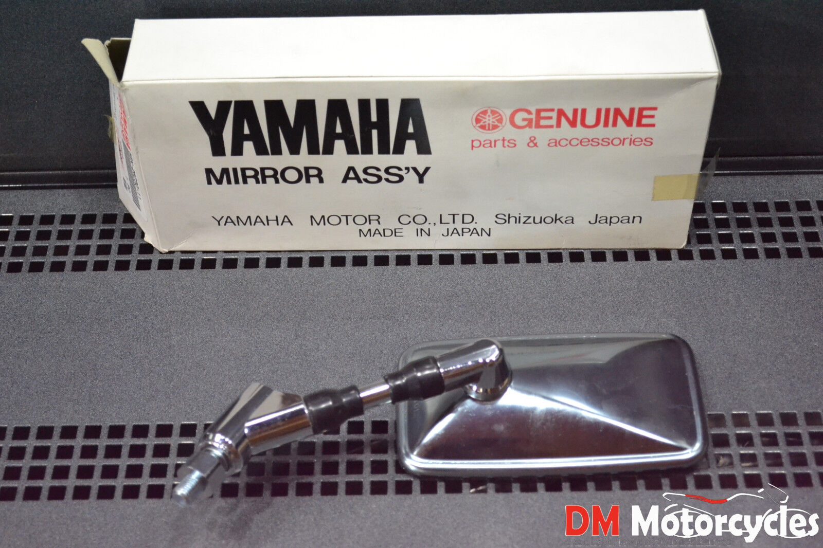 Yamaha genuine new xvs650 xvs 650 1999 right mirror pn 5bn-26290-11