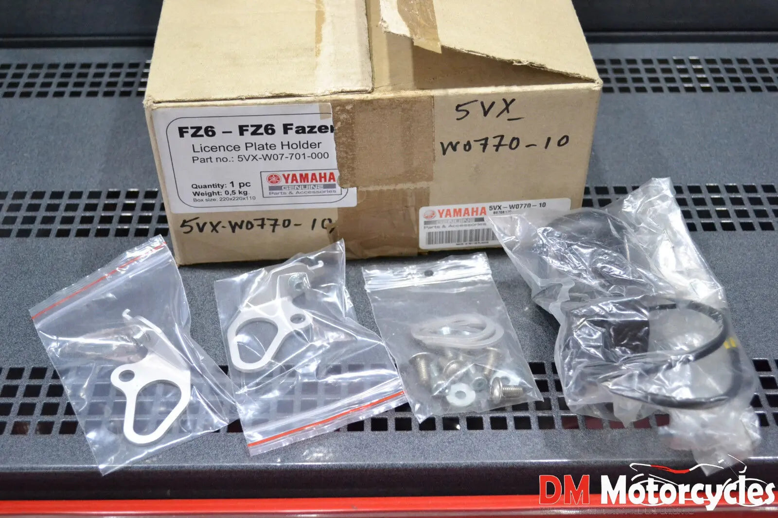 Yamaha genuine new fz6 fazer 600 2009 license plate tidy pn 5vx-w0770-10