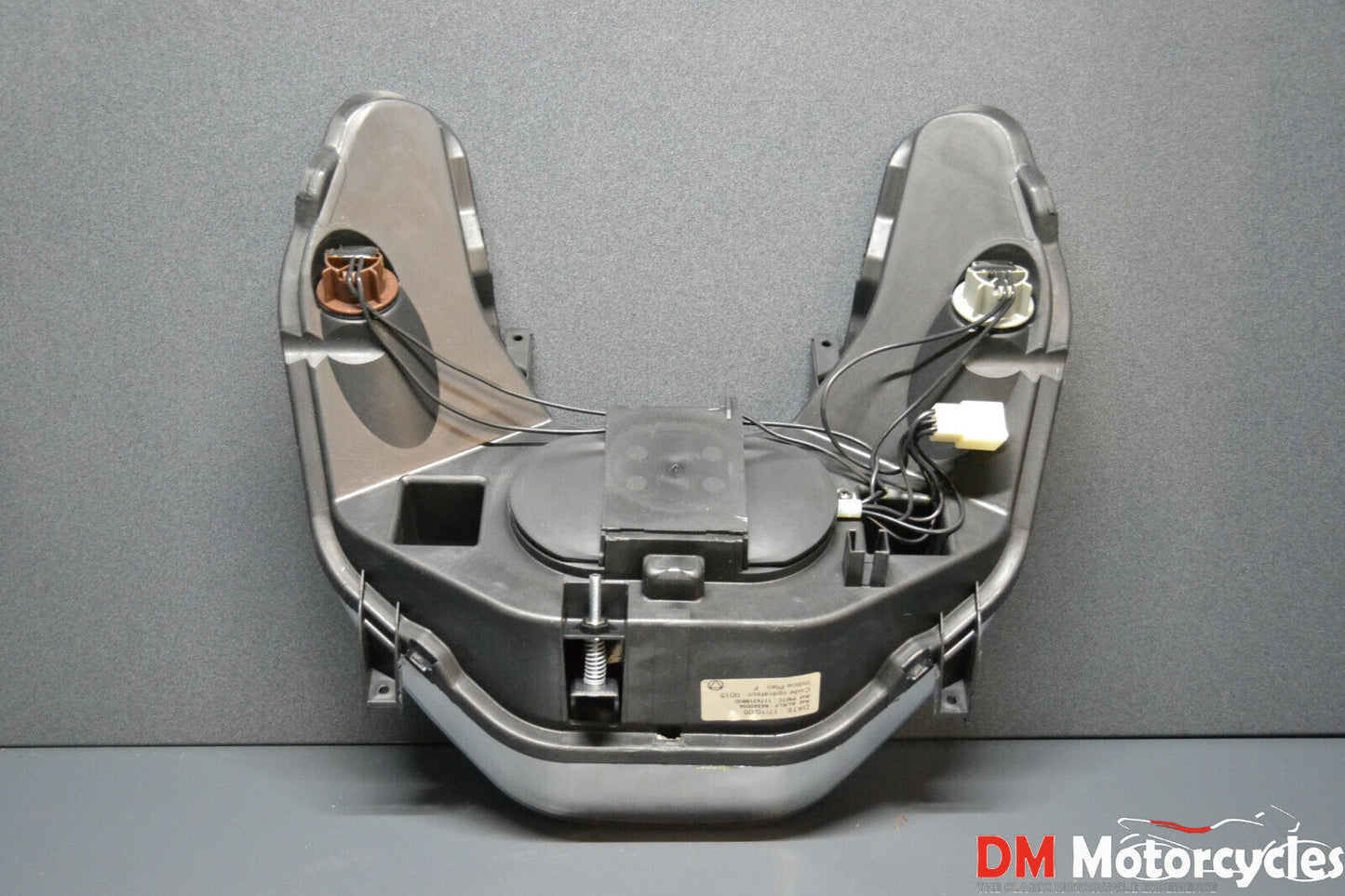 Peugeot genuine new looxor 50 125 150 UK headlight assy pn 743188