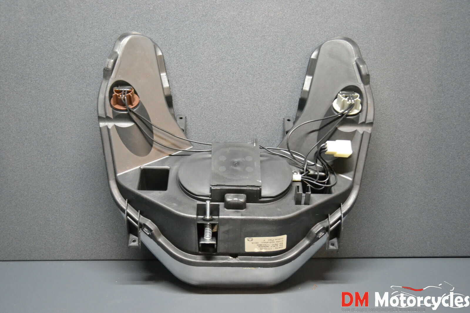 Peugeot genuine new looxor 50 125 150 UK headlight assy pn 743188