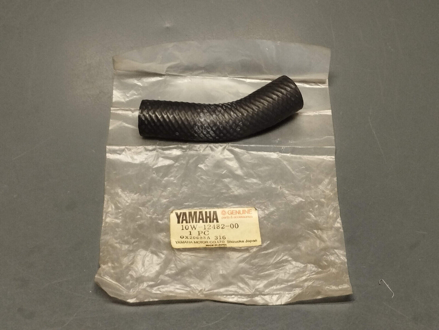 Yamaha genuine nos rd 125 1986 radiator hose pipe 2 pn 10w-12482-00