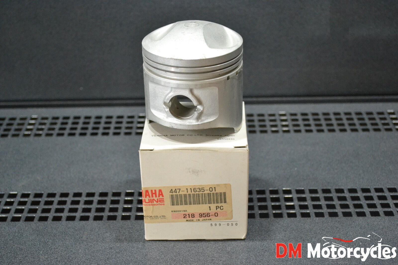 YAMAHA GENUINE NOS XS650 XS 650 1974 1982 PISTON 1 0.25 OVERSIZE PN 5TY-E5570-01
