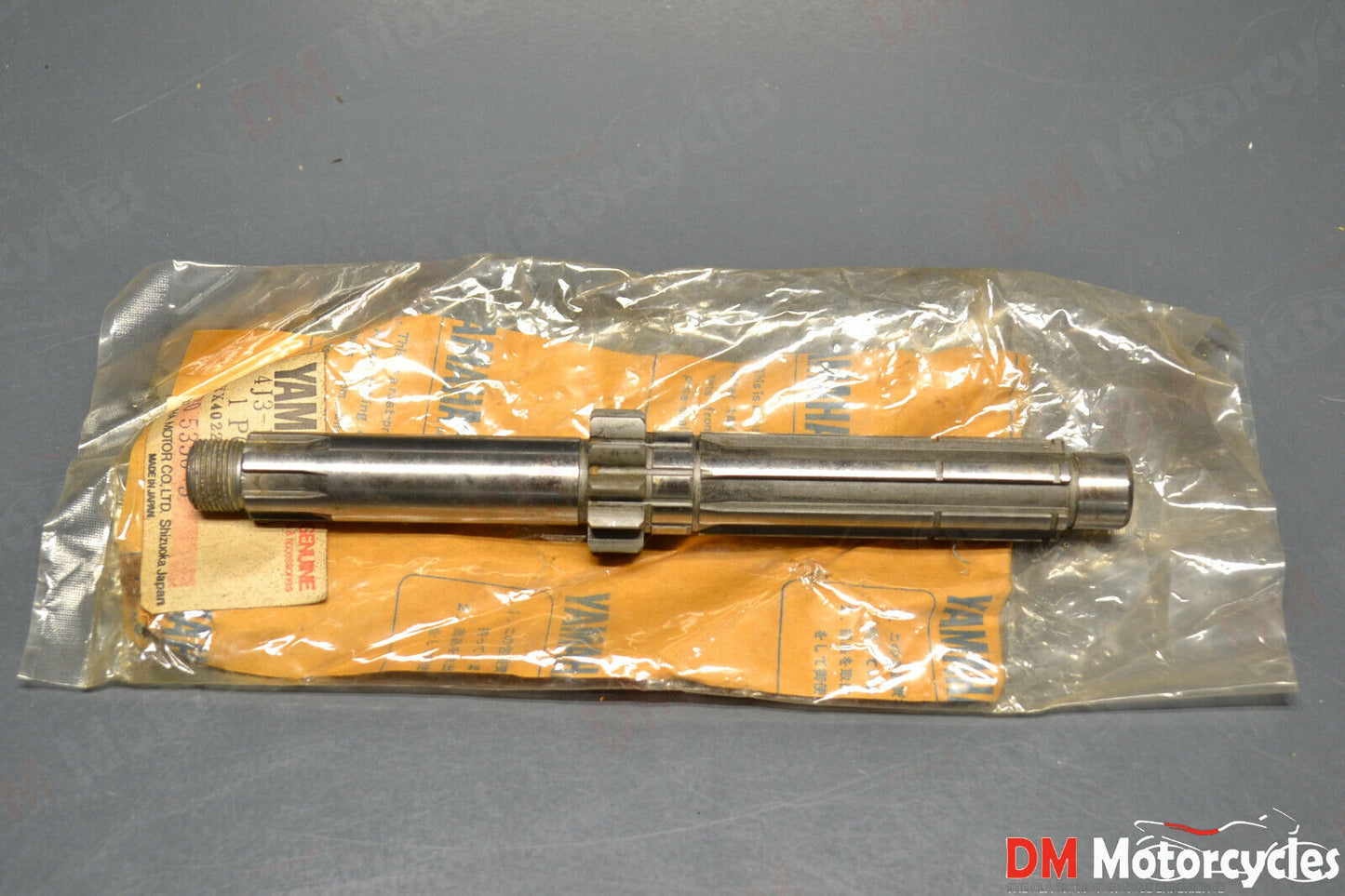 Yamaha genuine nos dt 125 175 transmission main shaft pn 4j3-17411-00