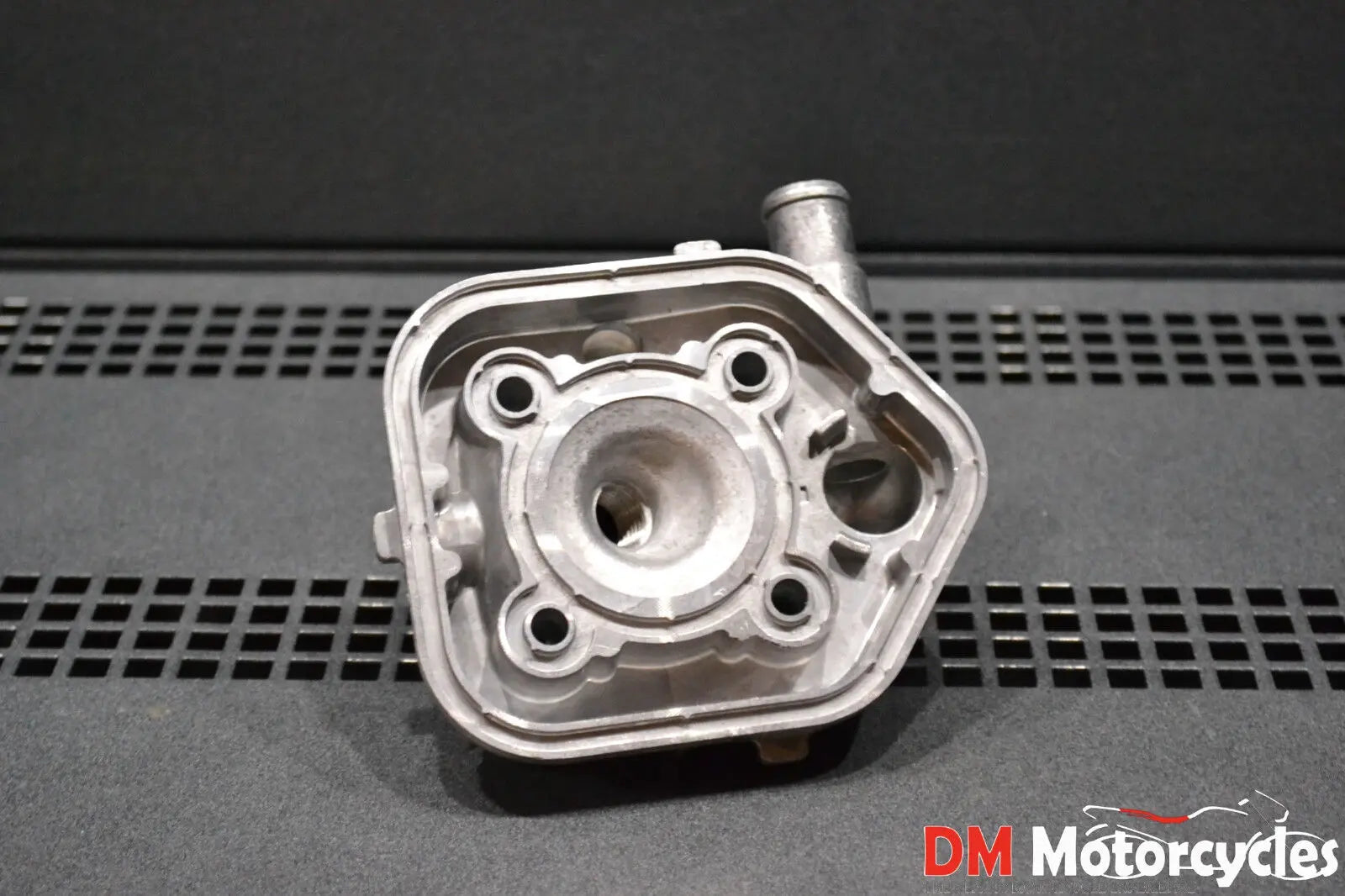 Peugeot genuine new speedfight 2 50cc cylinder head pn 743018