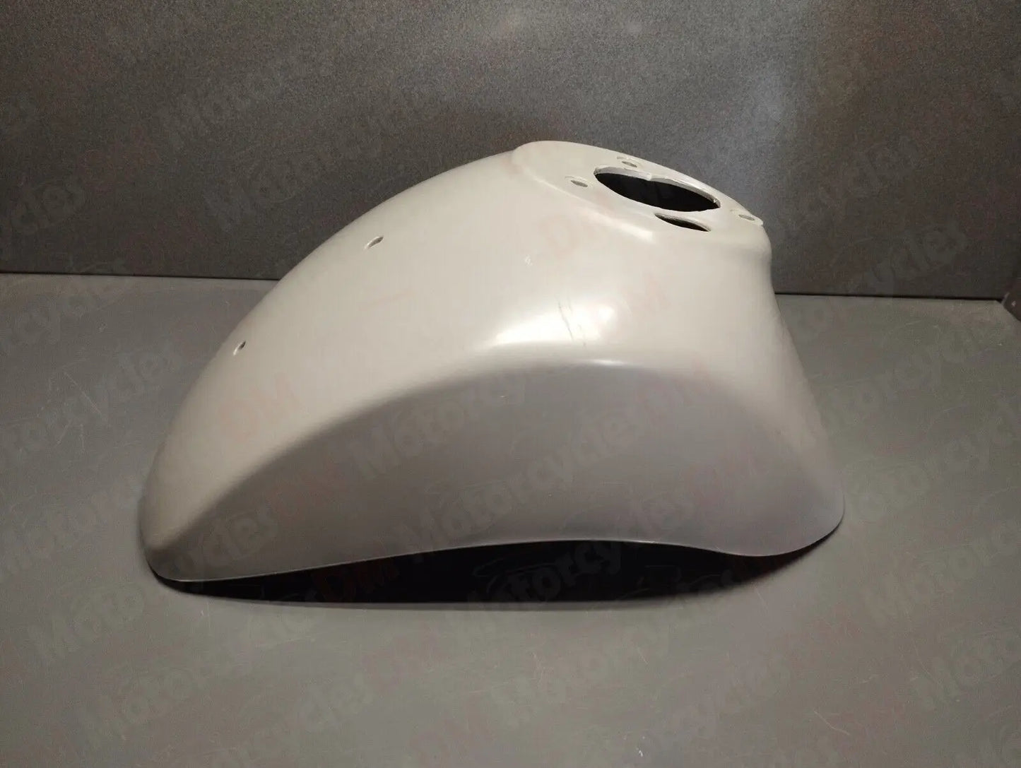 Piaggio genuine new Vespa LX 50 125 150 front fender Unpainted pn 666528